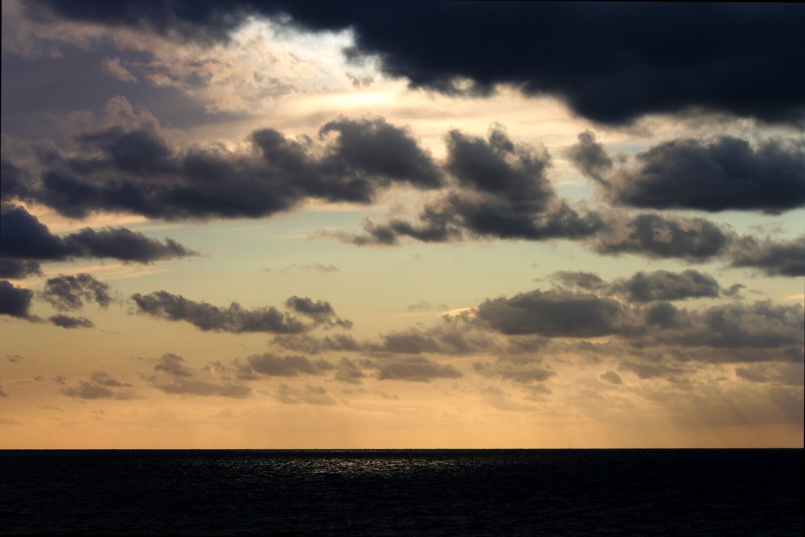 Canon EOS 1100D (EOS Rebel T3 / EOS Kiss X50) sample photo. North sea, sunset, afterglow photography