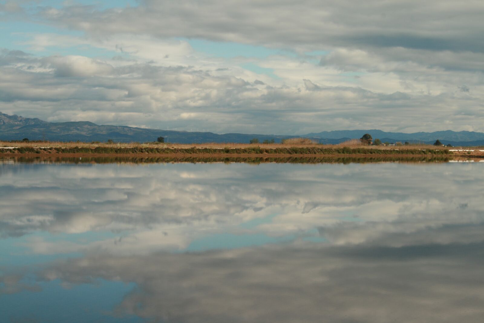 Canon EOS 400D (EOS Digital Rebel XTi / EOS Kiss Digital X) sample photo. Delta, ebro, sky photography