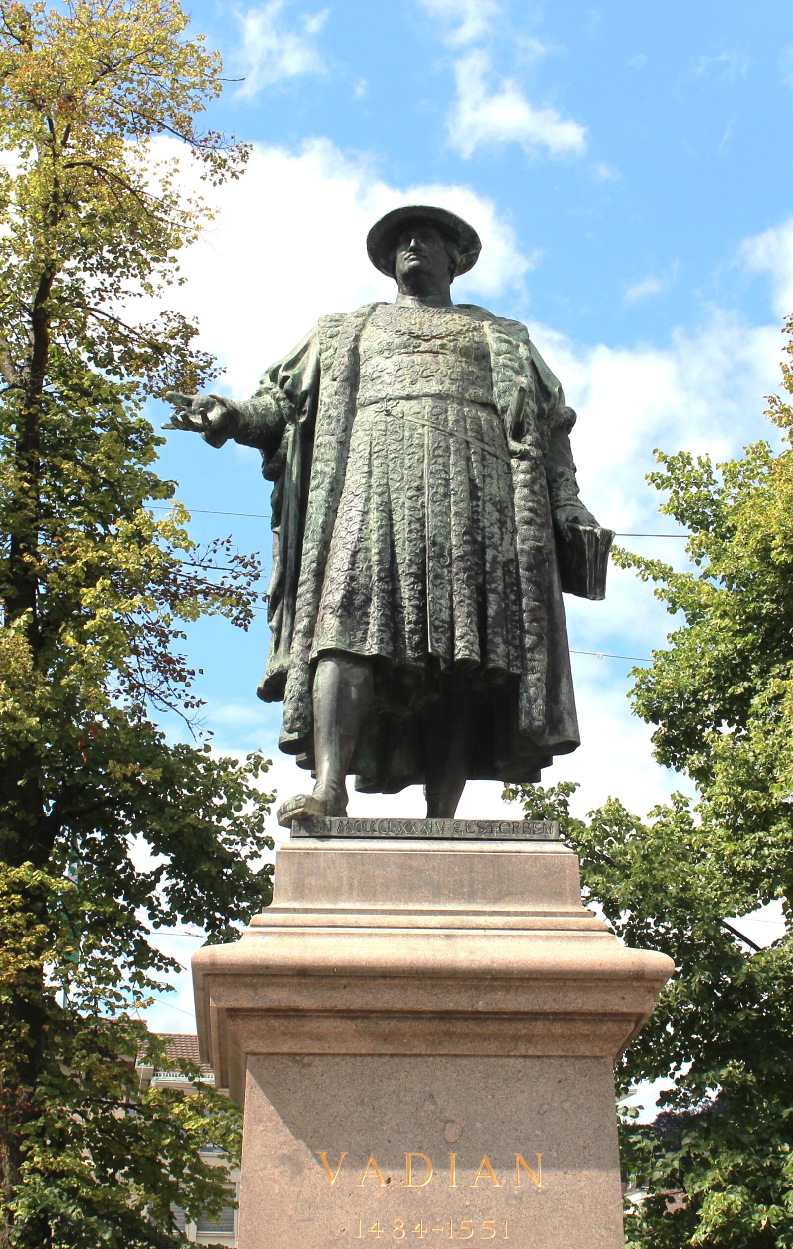Canon EOS 700D (EOS Rebel T5i / EOS Kiss X7i) sample photo. Sculpture, monument, landmark photography