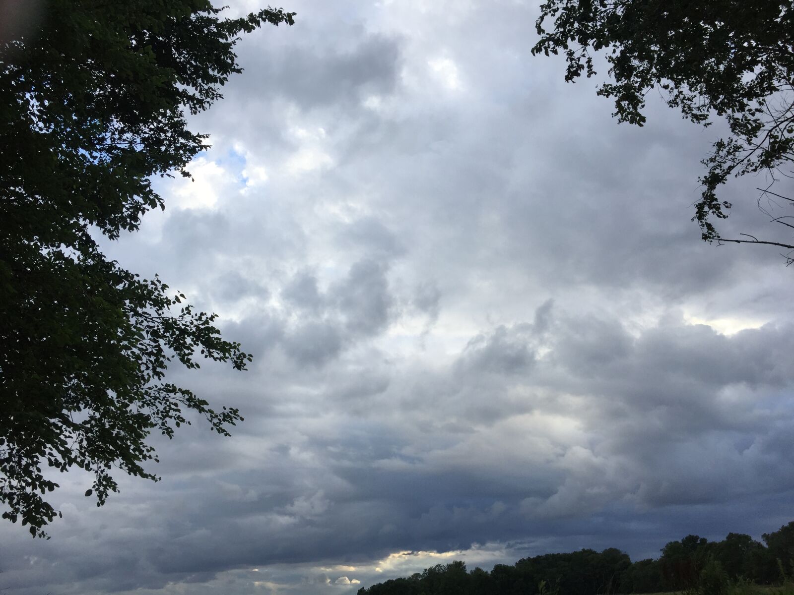 iPhone 6 back camera 4.15mm f/2.2 sample photo. Cloudy, skies photography