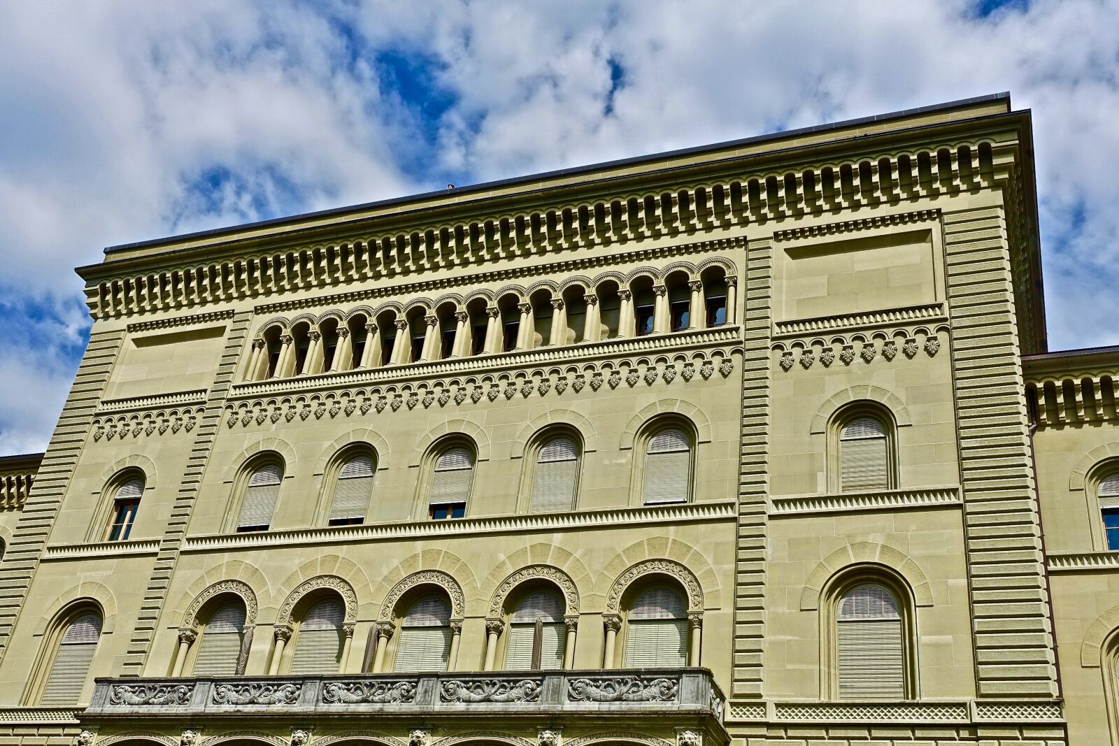 Sony Cyber-shot DSC-RX100 III sample photo. Building, architecture, facade photography