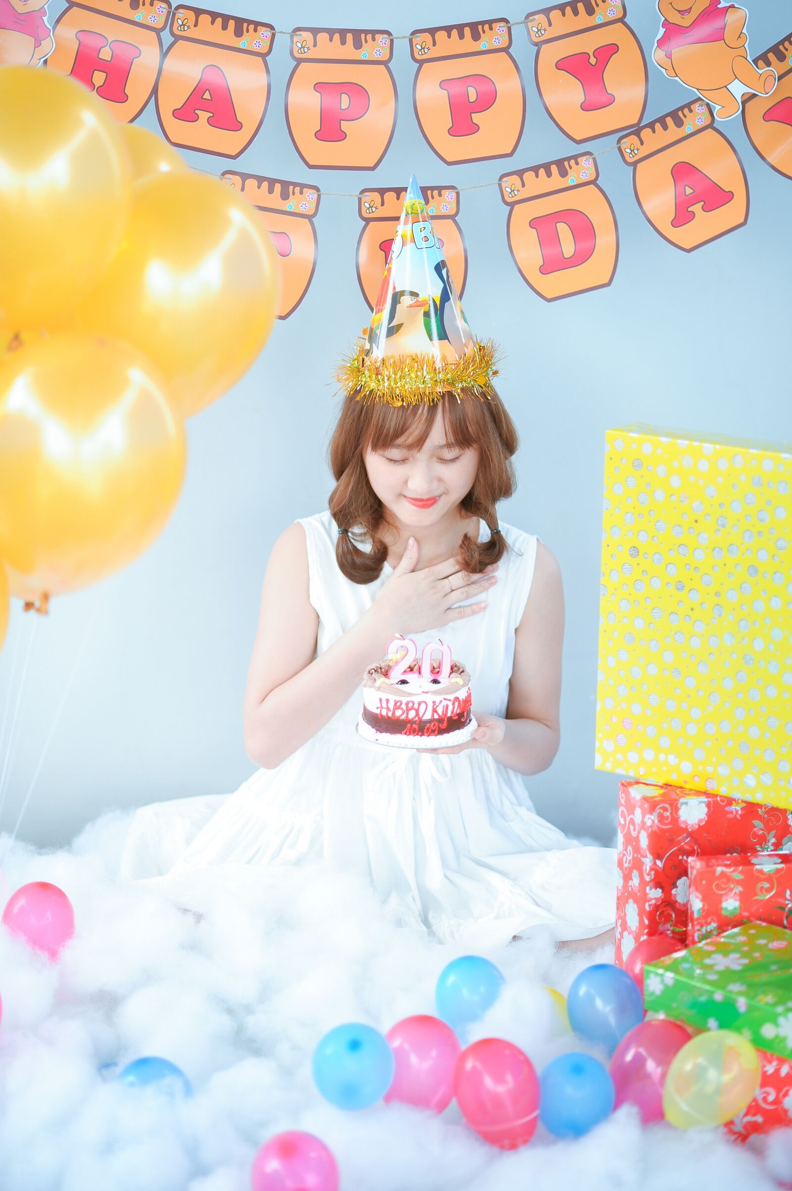 Nikon D700 sample photo. Birthday, girl, cake photography