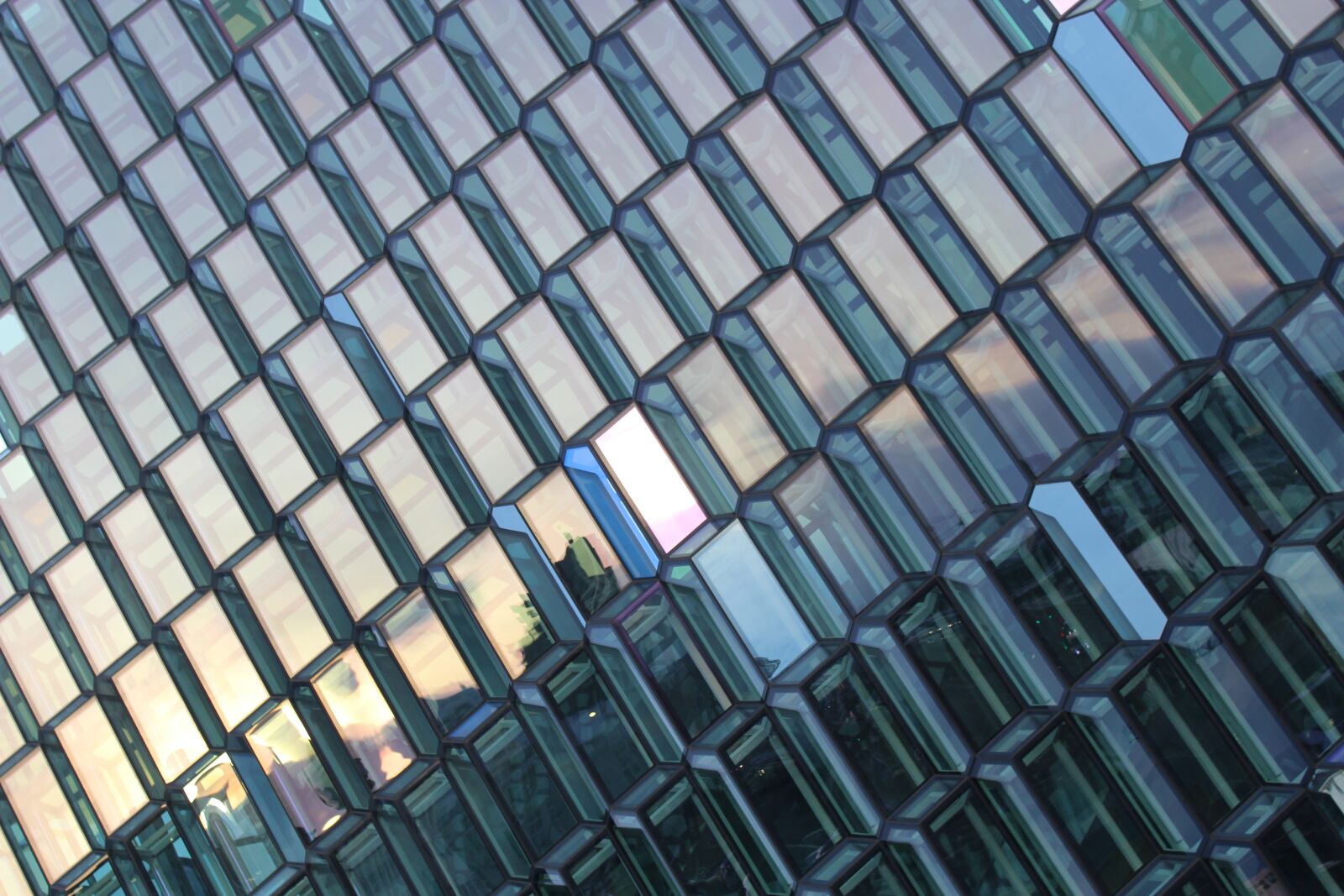 Canon EOS 1200D (EOS Rebel T5 / EOS Kiss X70 / EOS Hi) sample photo. Architecture, glass, reflection photography
