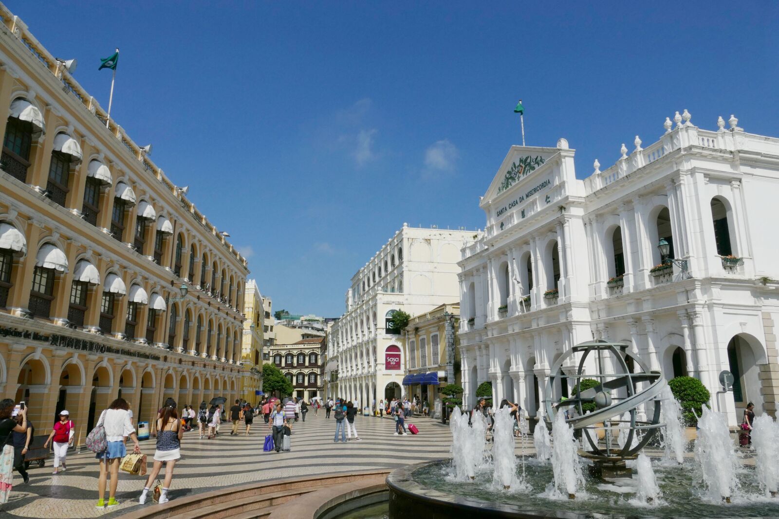 Panasonic Lumix DMC-FZ1000 sample photo. Macau, china, historic center photography