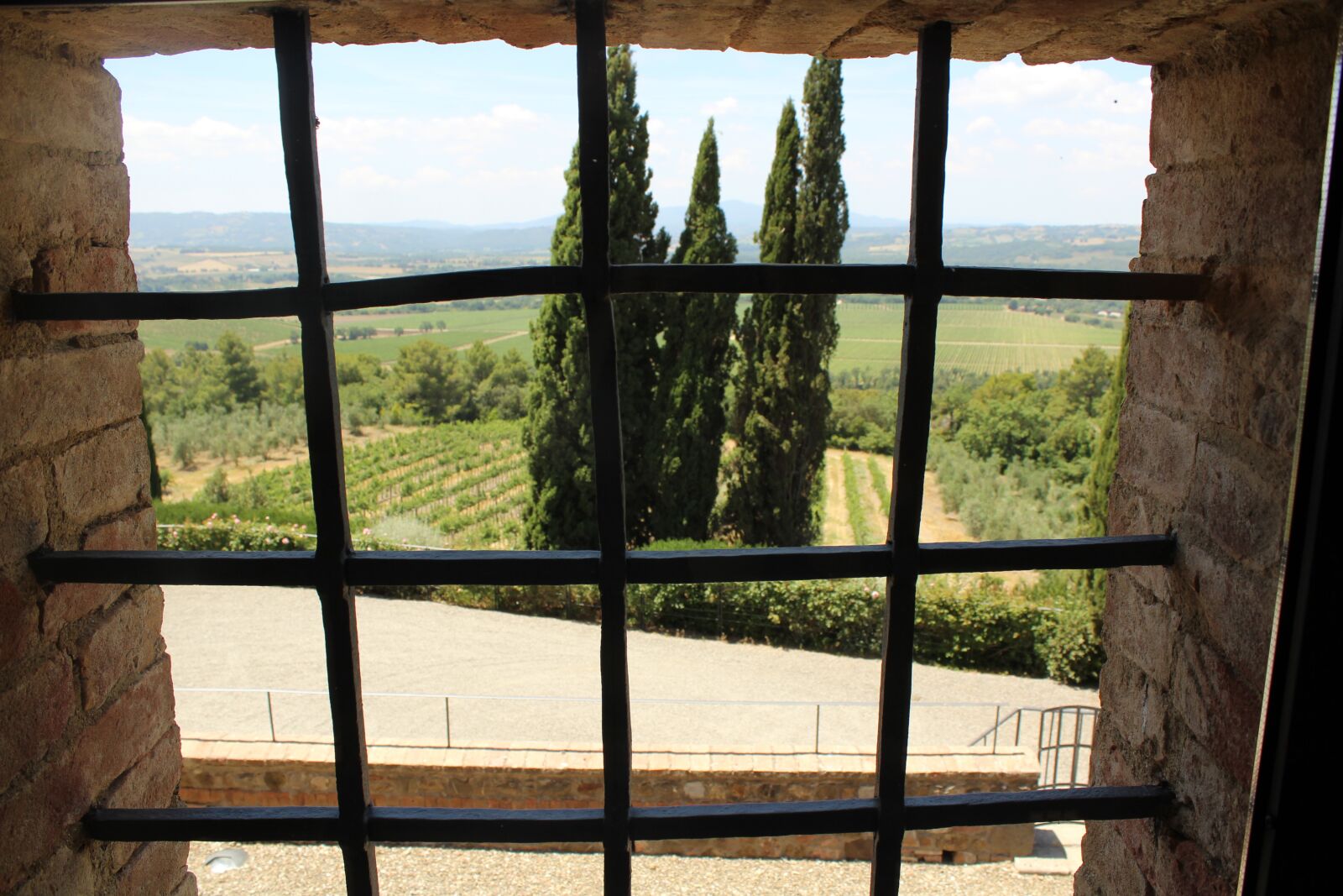 Canon EOS 600D (Rebel EOS T3i / EOS Kiss X5) sample photo. Italy, tuscany, castle photography