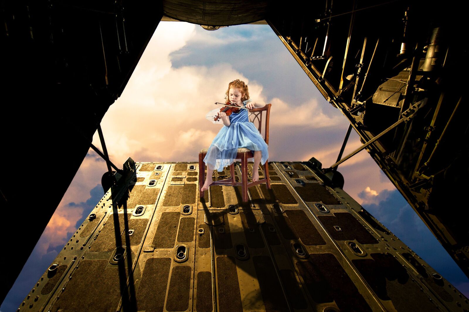 Nikon D3 sample photo. Violin, c130, fly photography