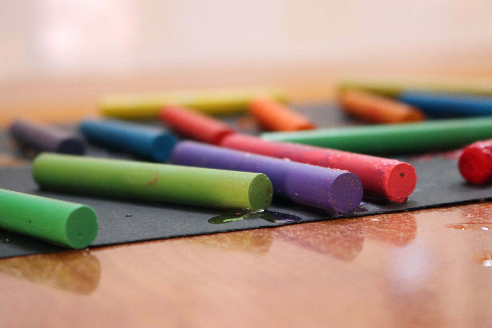 Canon EOS 80D sample photo. Crayon, colorful, sc photography