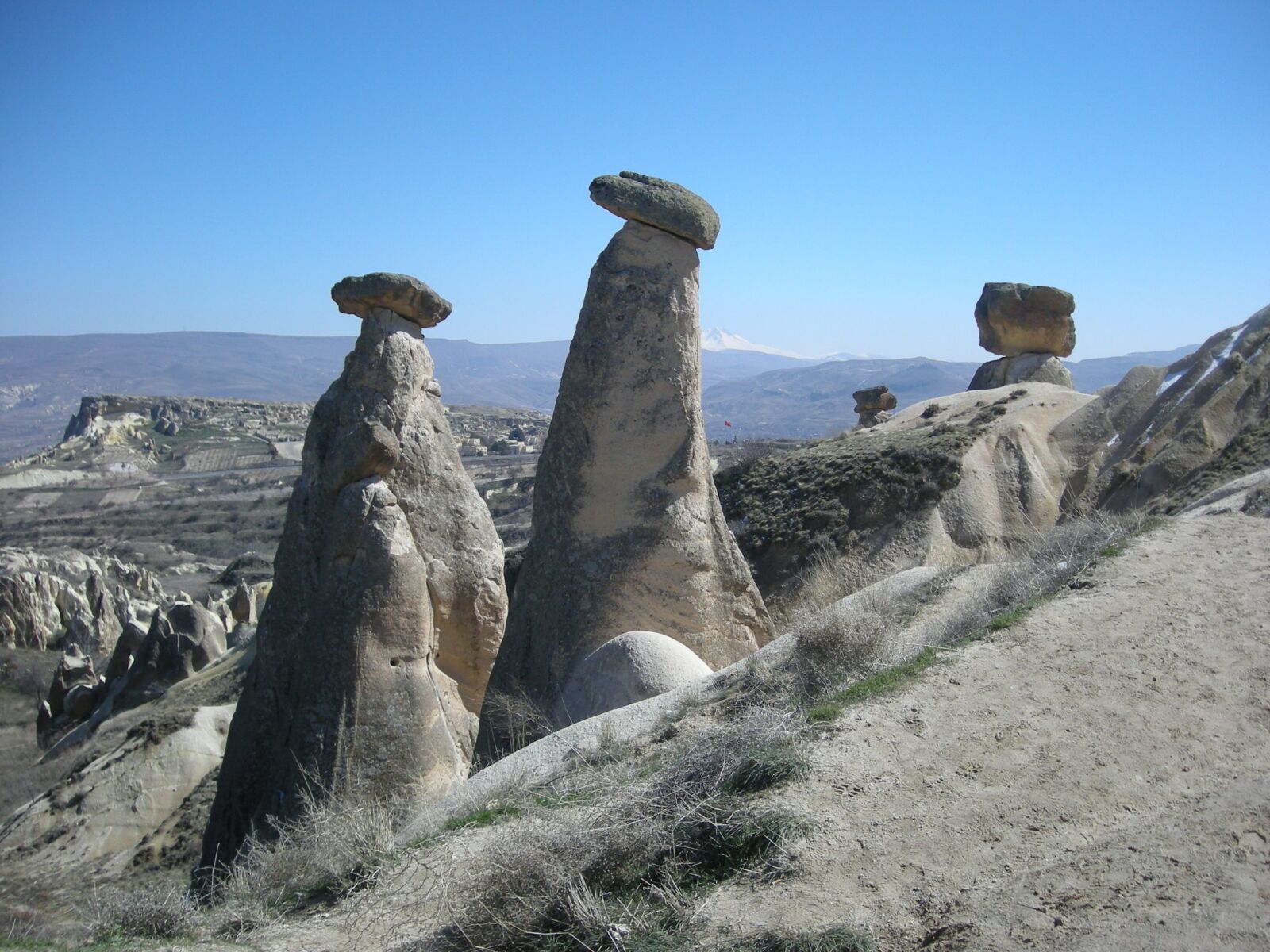 Nikon COOLPIX S500 sample photo. Cappadocia, mushroom stone, sky photography