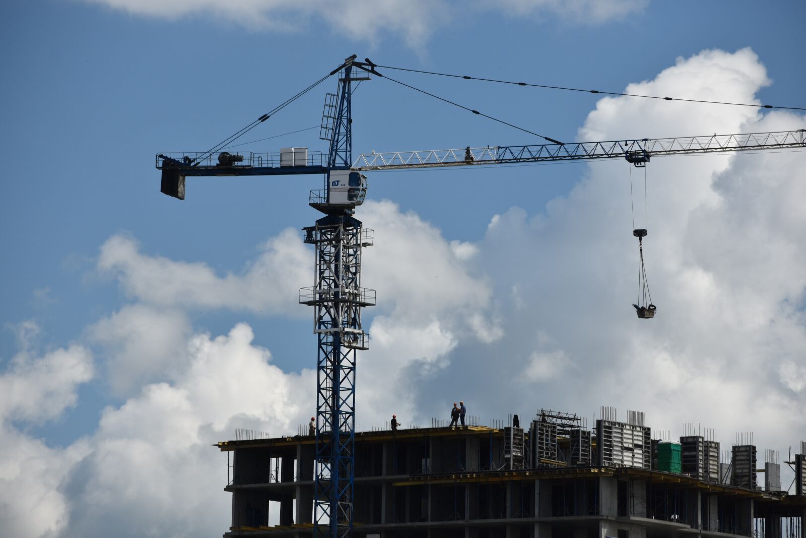 Nikon D3400 sample photo. Construction, house, crane photography