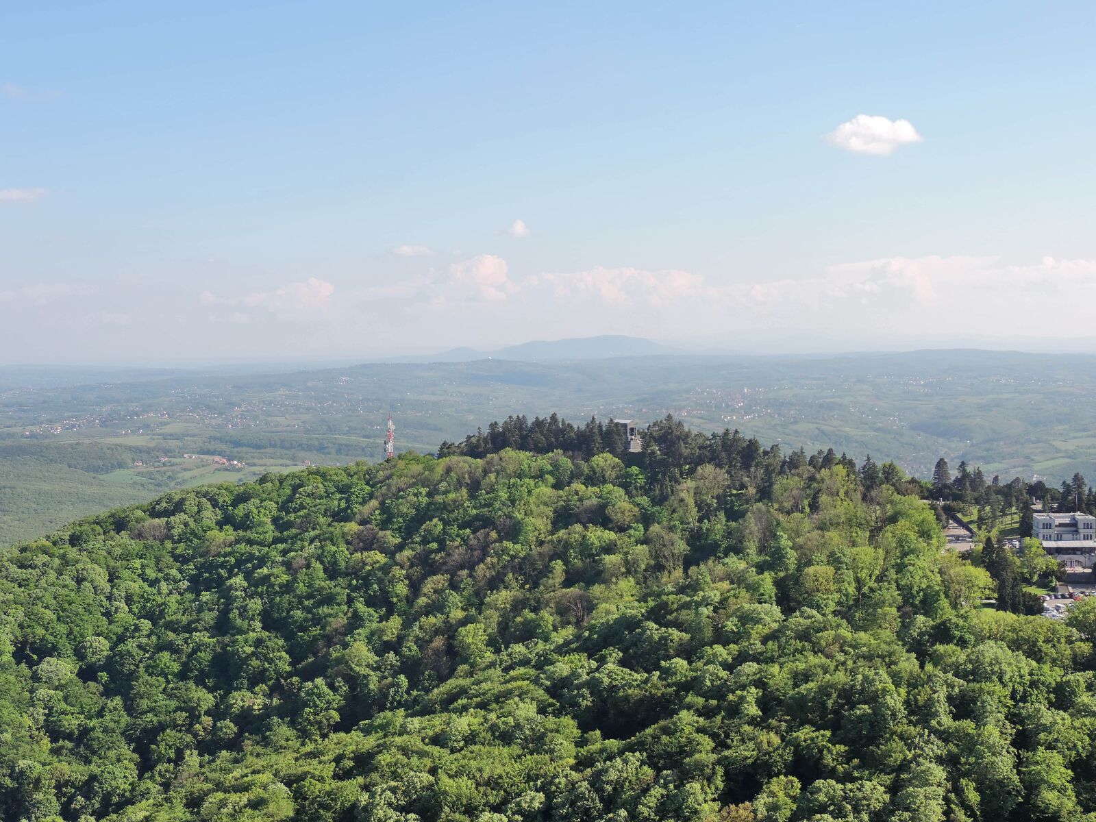 Nikon Coolpix P520 sample photo. Hillside, hilltop, horizon, panorama photography
