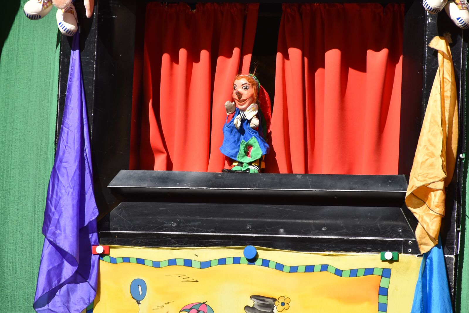 Nikon D5600 sample photo. Puppet-show, judy, version photography