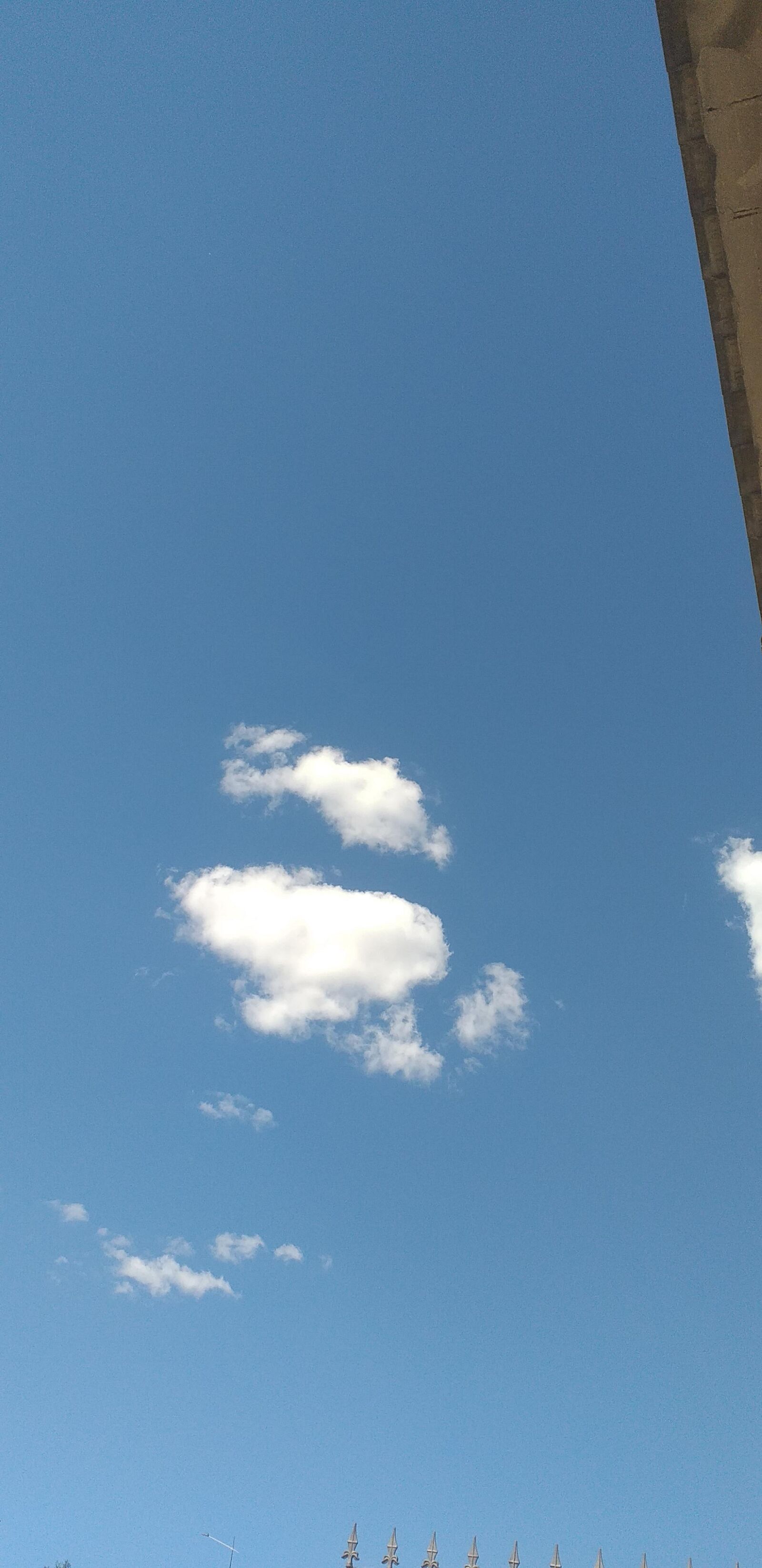 Samsung Galaxy J4+ sample photo. Azul, cielo, nube photography