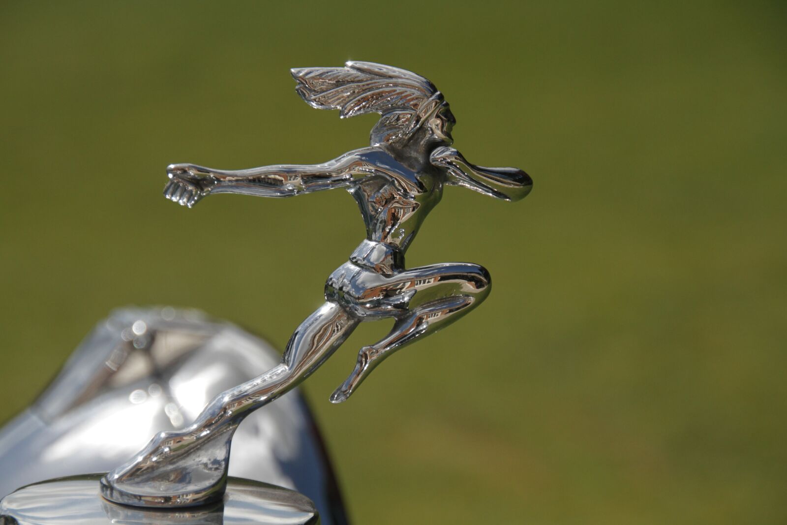 Canon EOS 7D sample photo. Emblem, car, chrome photography