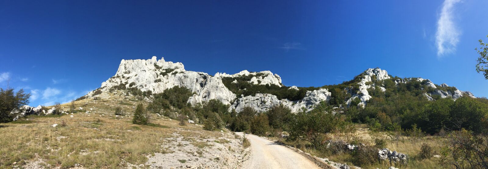 iPhone 6 back camera 4.15mm f/2.2 sample photo. Croatia, hiking, mountains photography