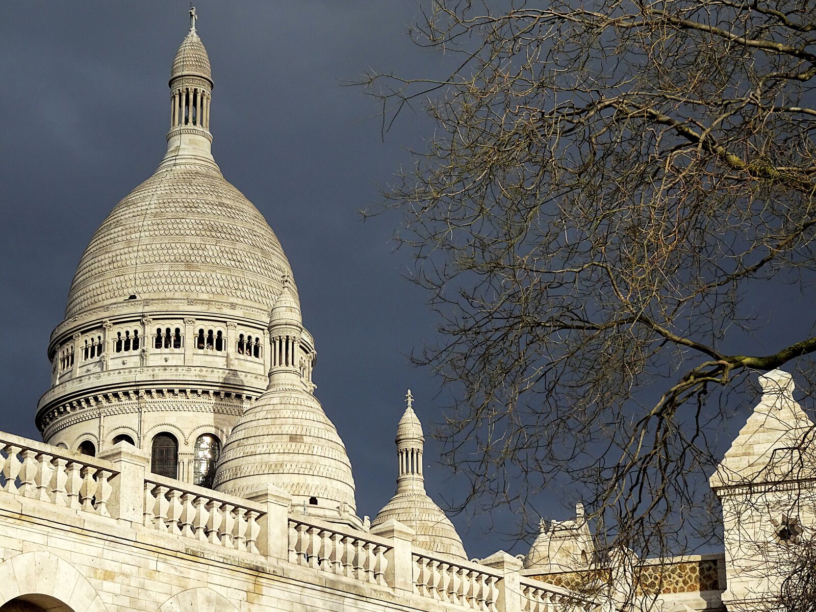 Sony Cyber-shot DSC-HX90V sample photo. Sacred heart, basilica, paris photography
