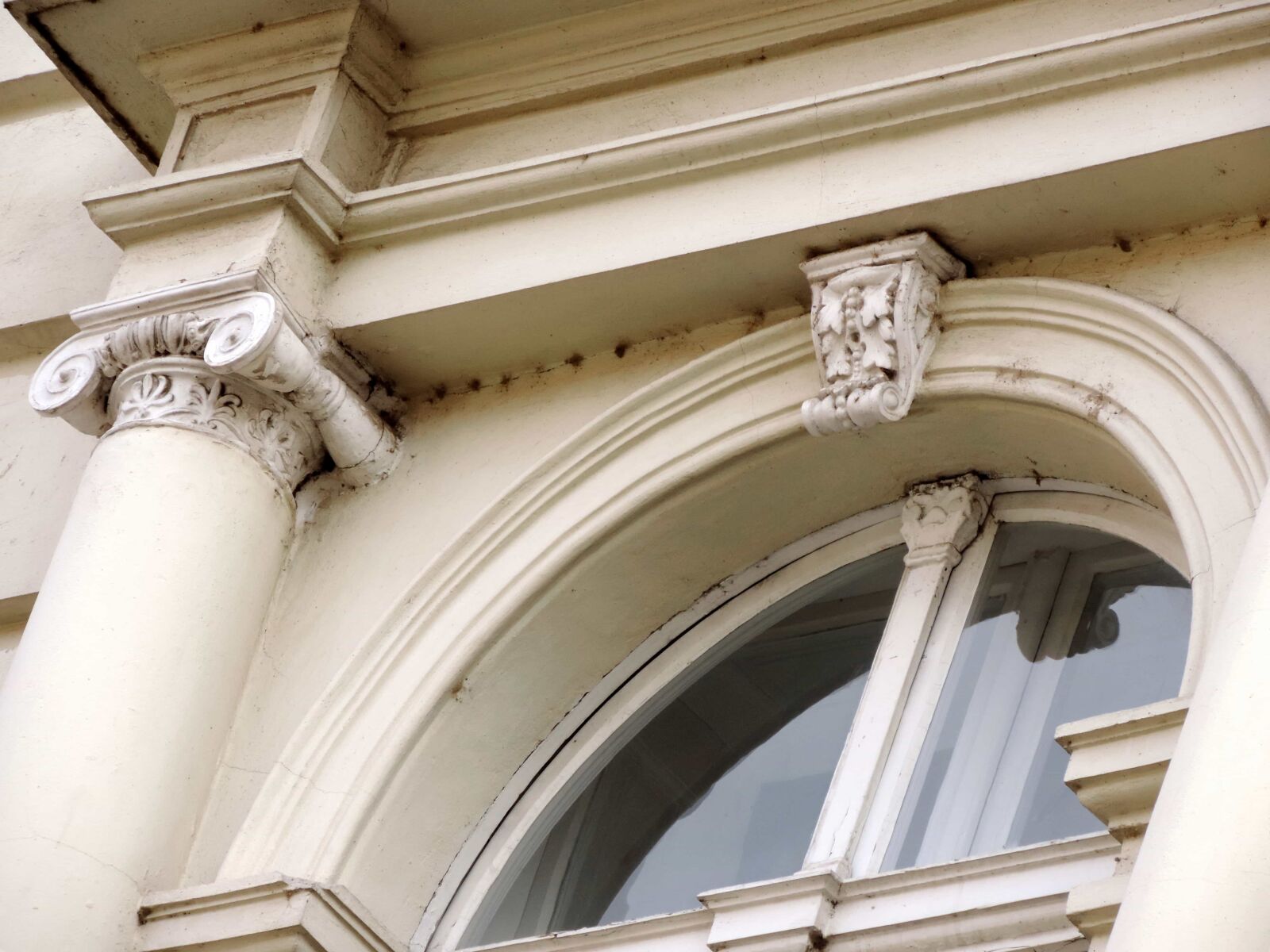 Nikon Coolpix P520 sample photo. Arch, heritage, architecture, building photography