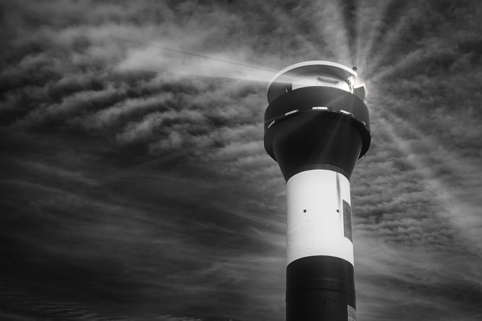 Canon EOS 5D Mark IV sample photo. Lighthouse, sky, water photography