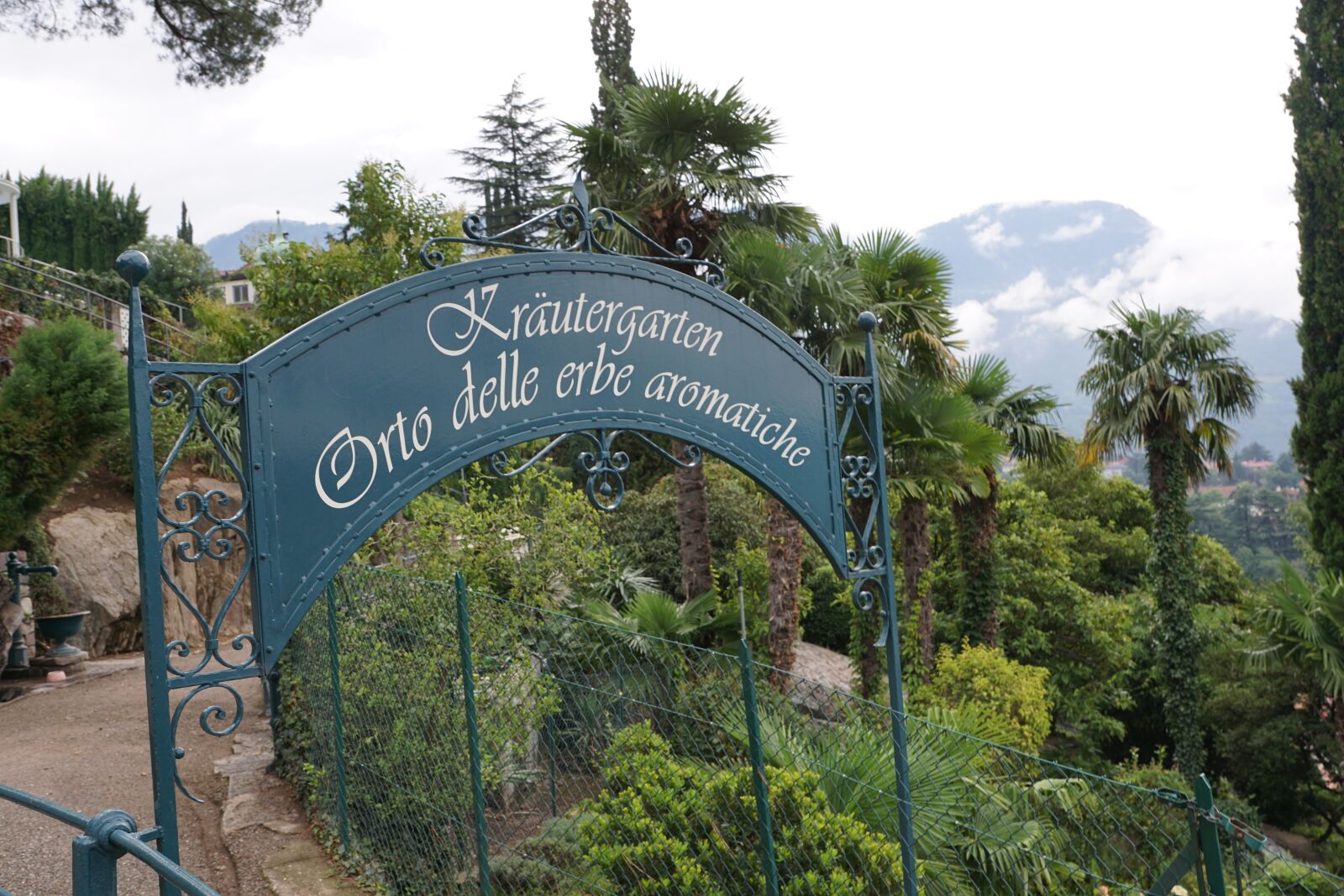 Sony DT 16-50mm F2.8 SSM sample photo. Garden, meran, italy photography