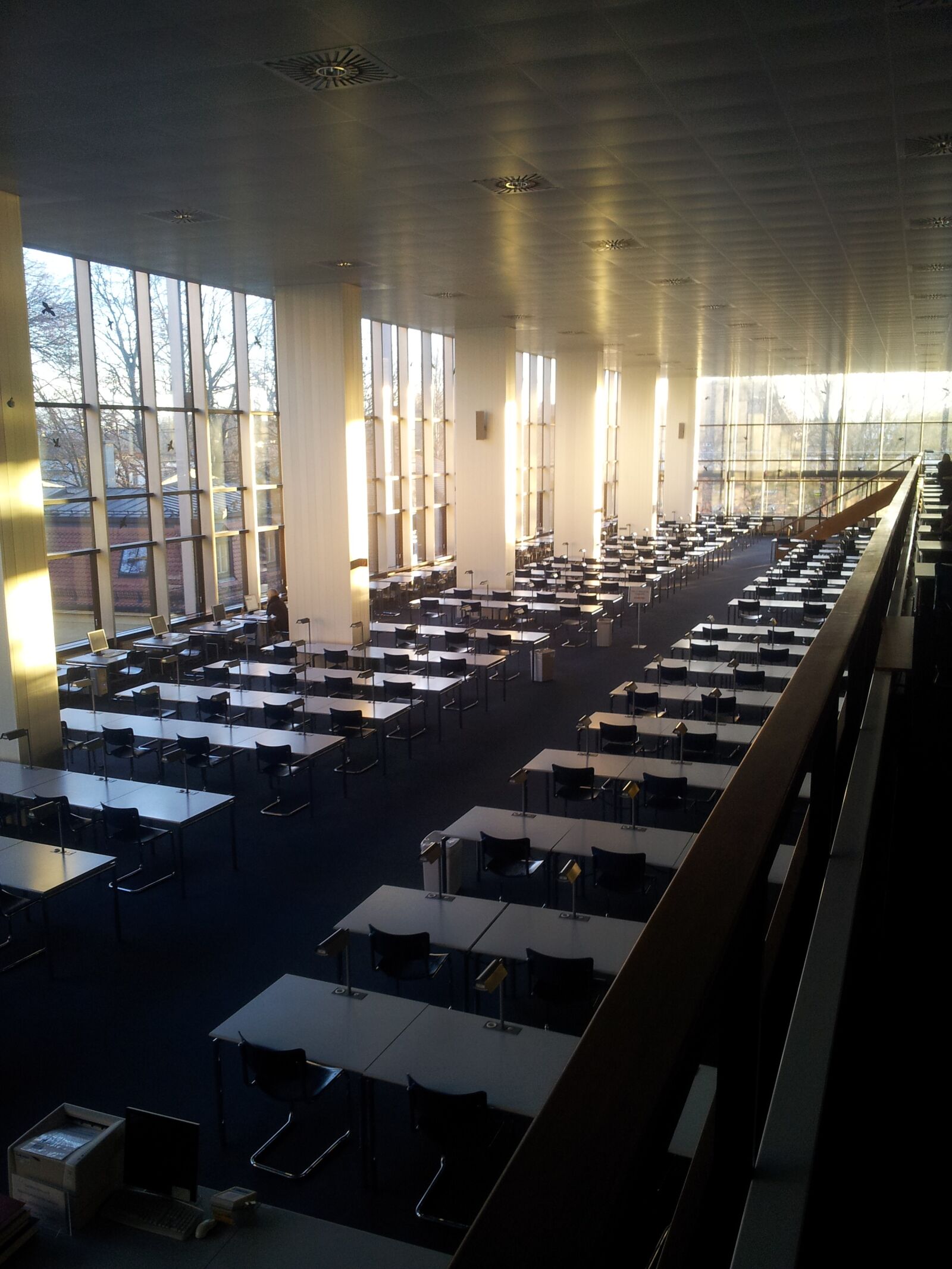 Samsung Galaxy S2 sample photo. Table, chair, office photography