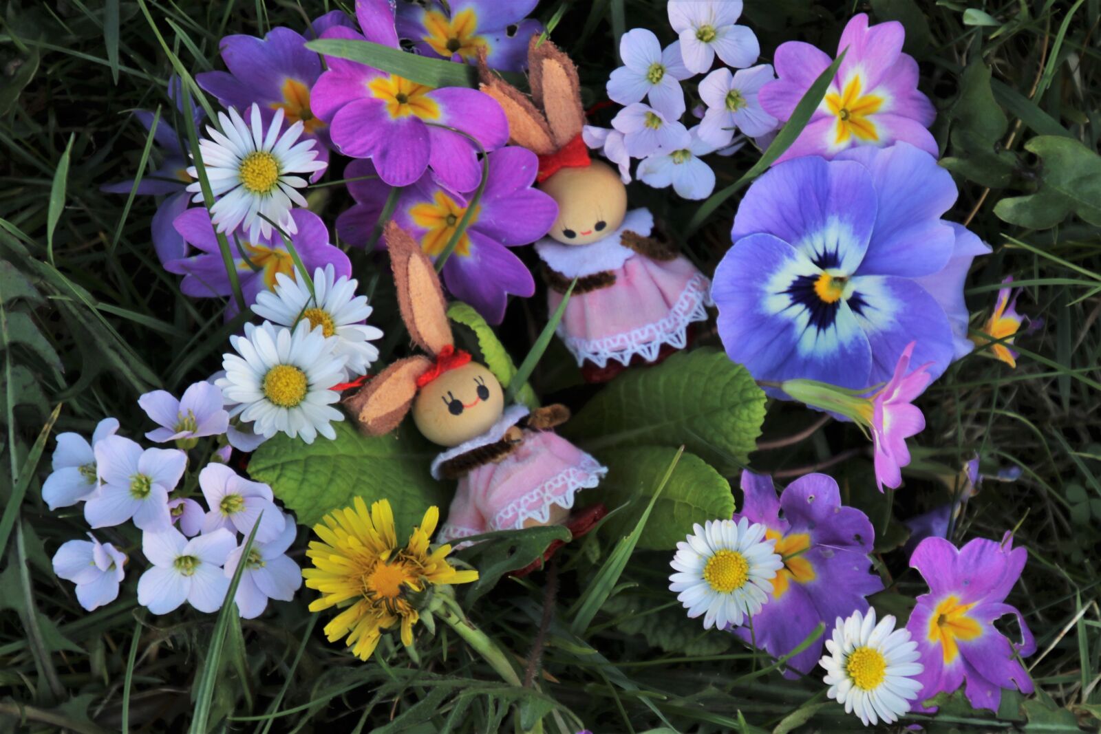Canon EOS 80D sample photo. Easter, flowers, bunny photography