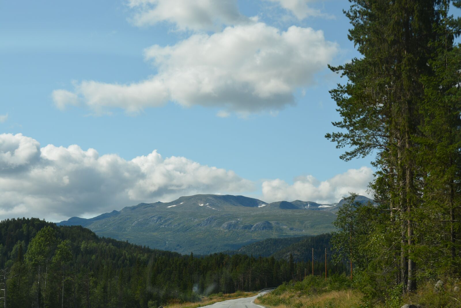 Nikon D5200 sample photo. Mountains, blue skies, landscape photography