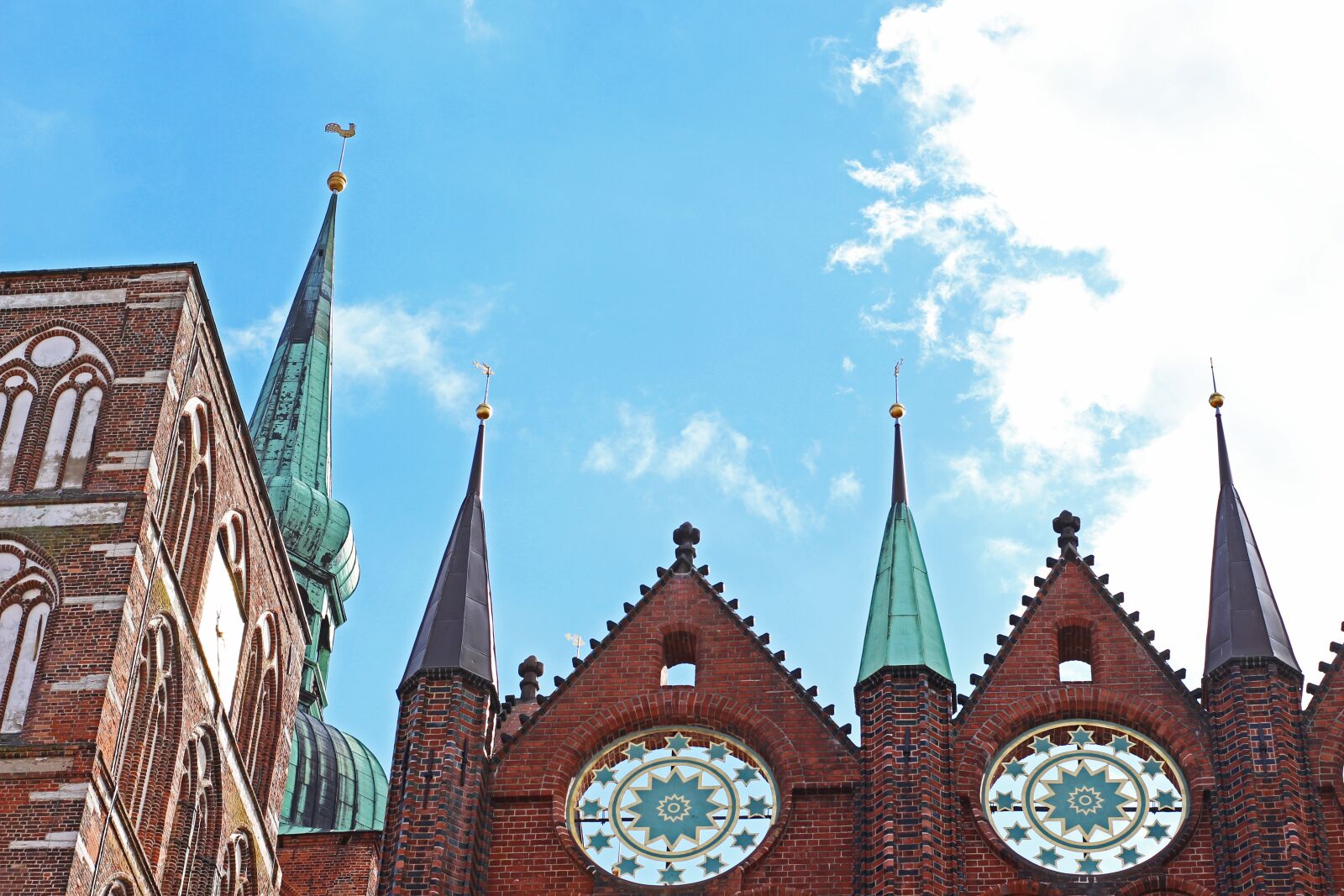 Canon EOS 700D (EOS Rebel T5i / EOS Kiss X7i) sample photo. Stralsund, nikolai church, town photography