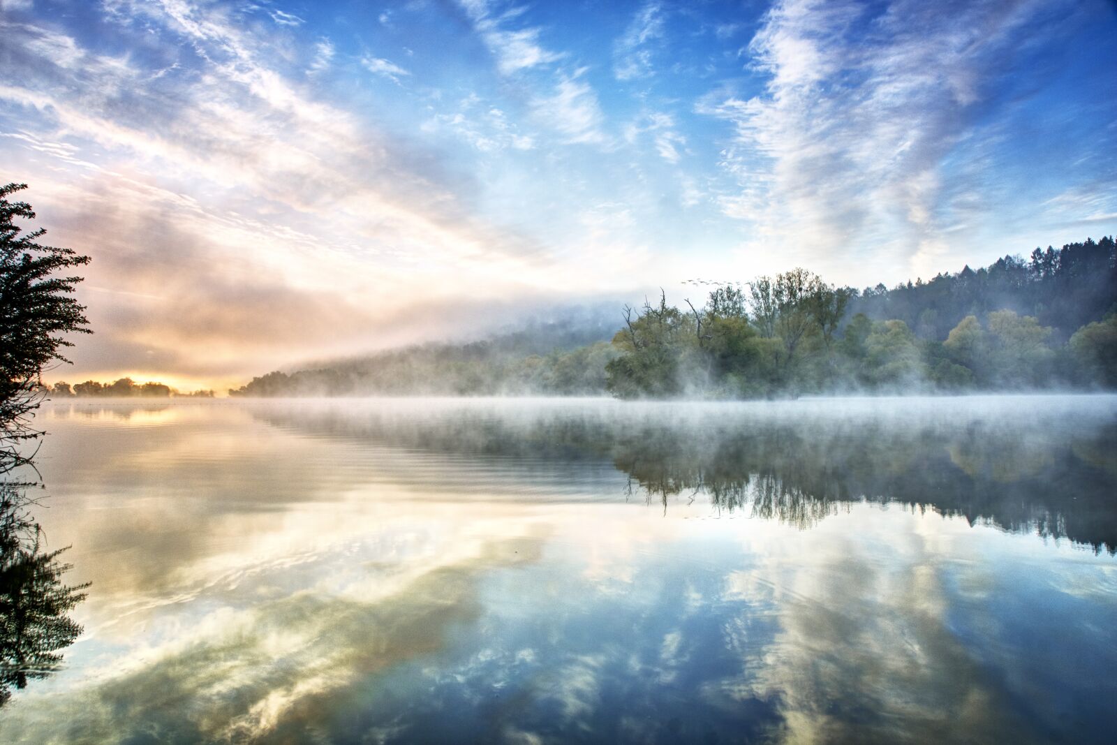 Sony SLT-A77 sample photo. Lake, fog, water photography