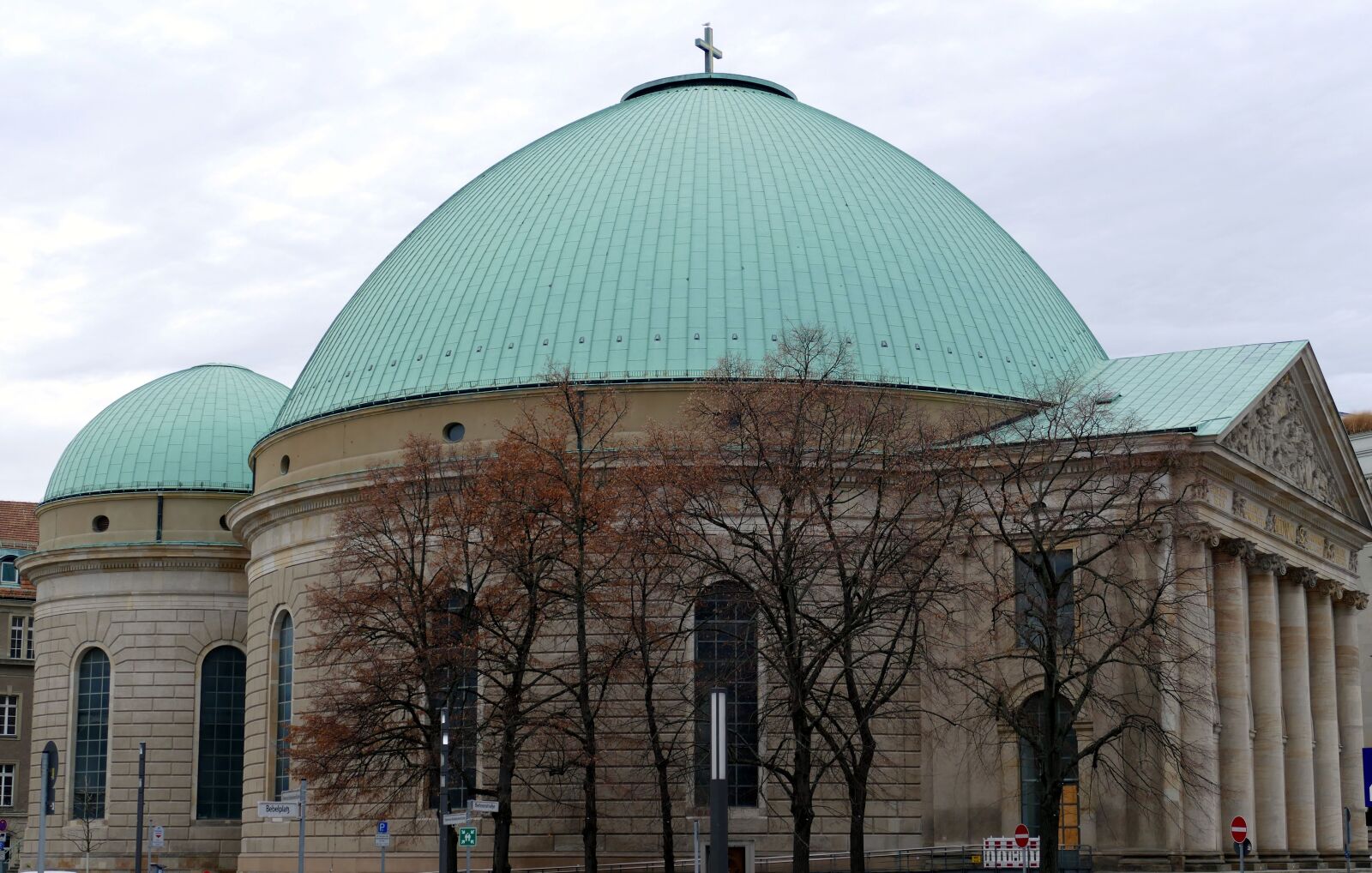 Panasonic Lumix DMC-FZ1000 sample photo. Berlin, cathedral, hedwig cathedral photography