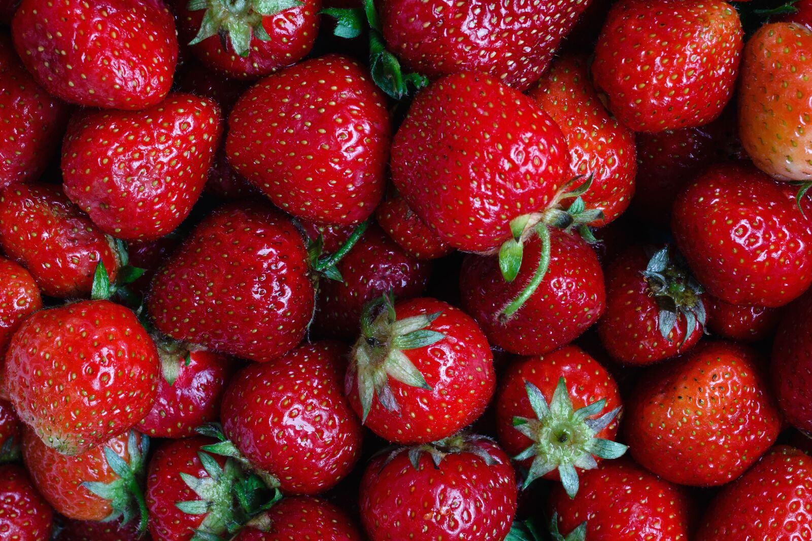 Canon EOS 100D (EOS Rebel SL1 / EOS Kiss X7) sample photo. Strawberry, fruit, food, sweet photography