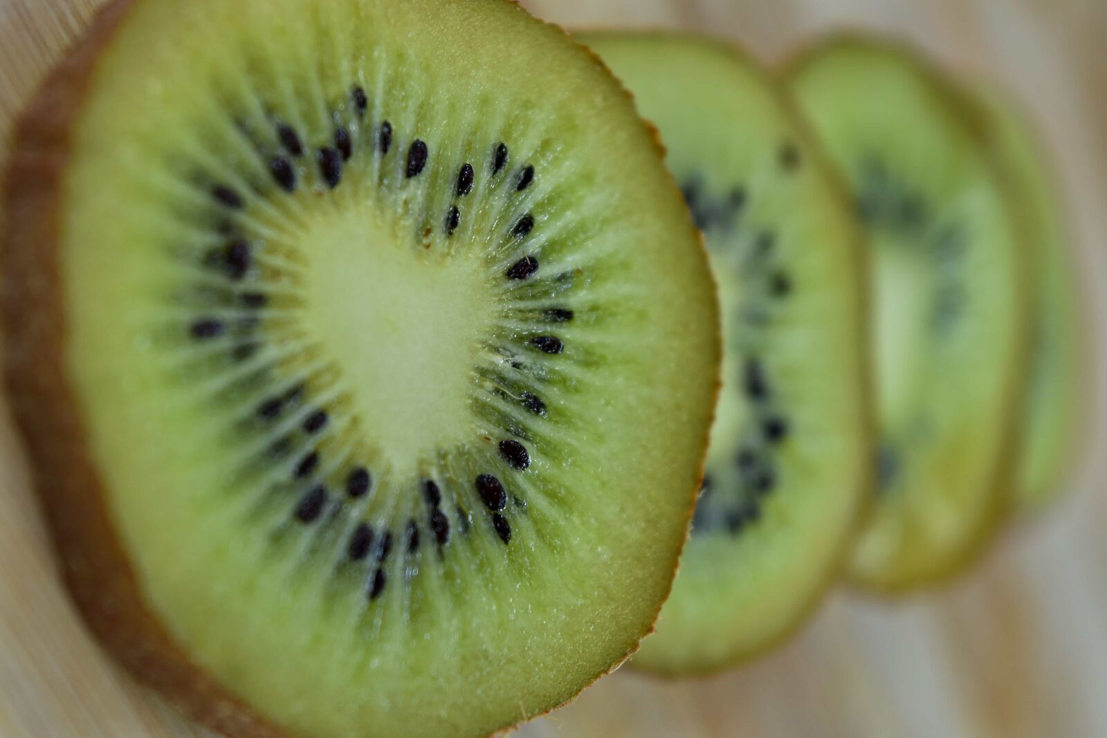 Nikon D5500 sample photo. Kiwi, macro, slices, food photography