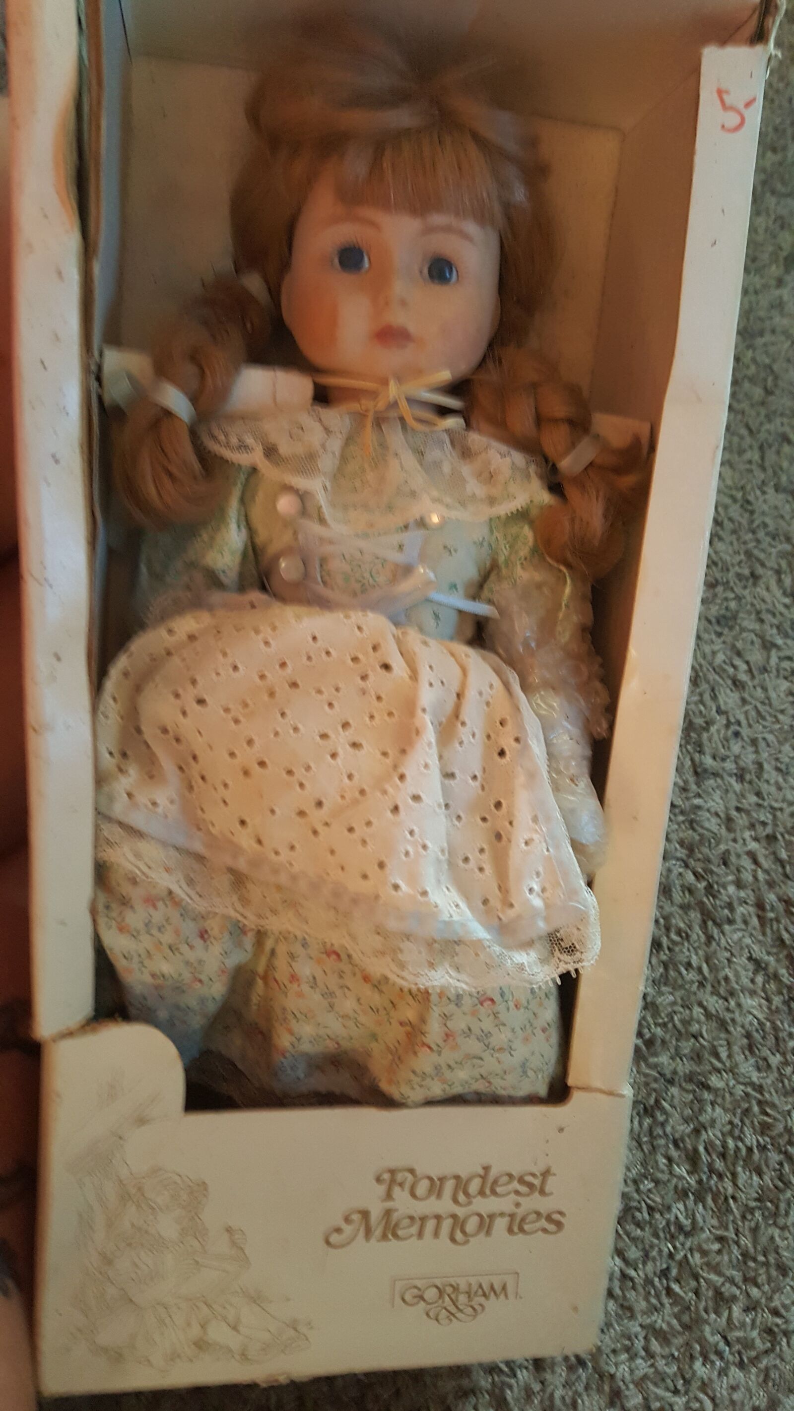 Samsung Galaxy Note5 sample photo. Creepy, doll, haunted photography