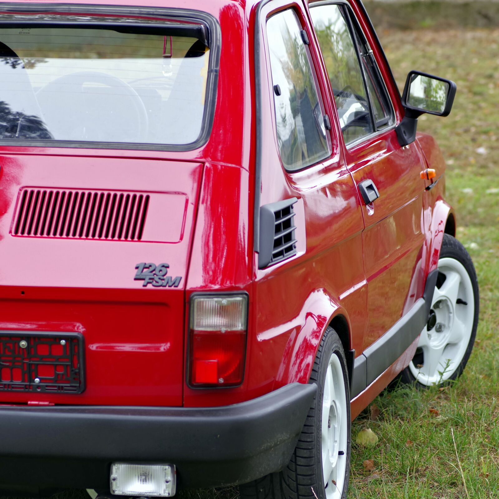 Pentax K-S2 sample photo. Small fiat, toddler, fiat photography