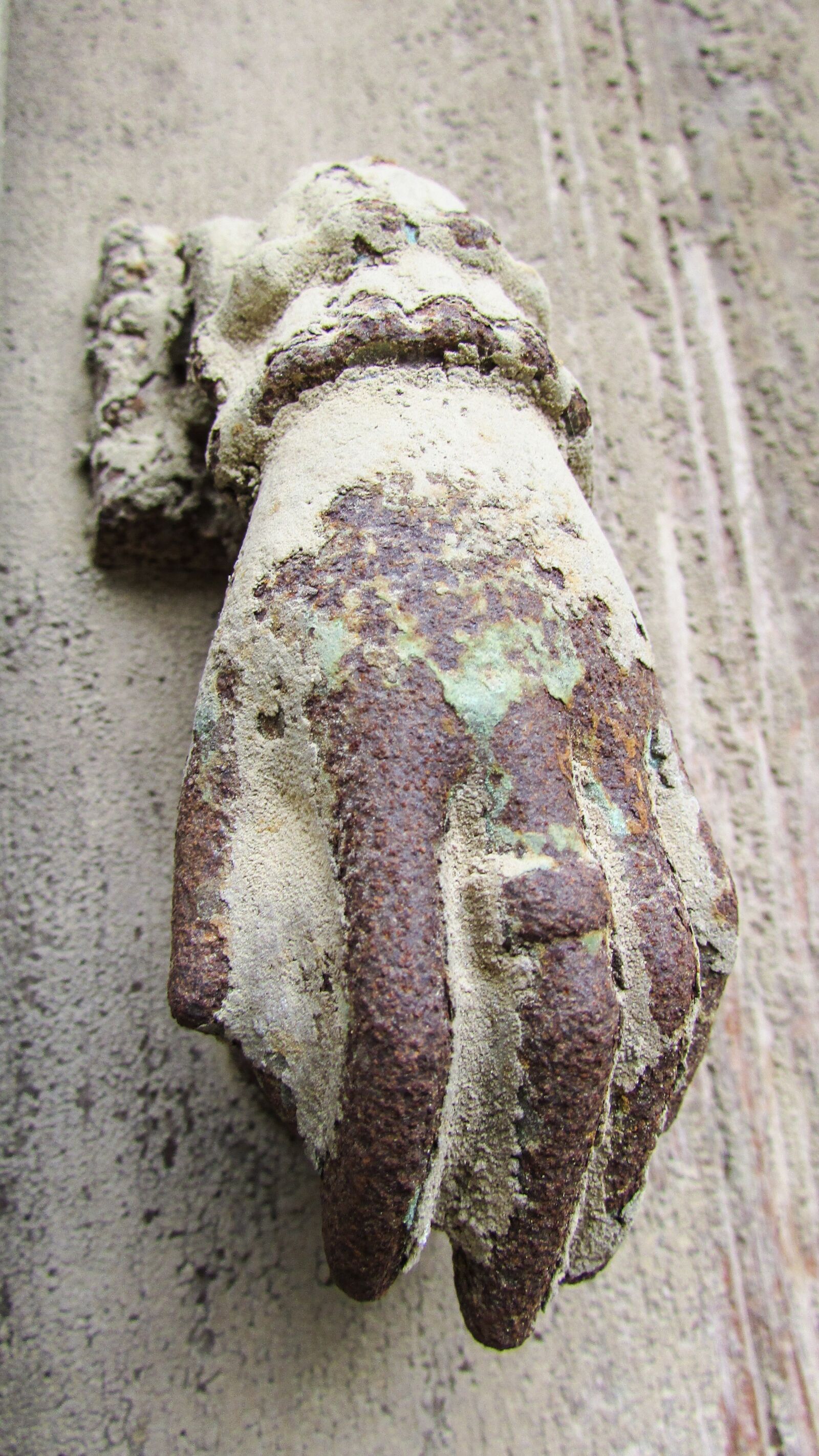 Canon PowerShot SX400 IS sample photo. Door, knocker, hand photography