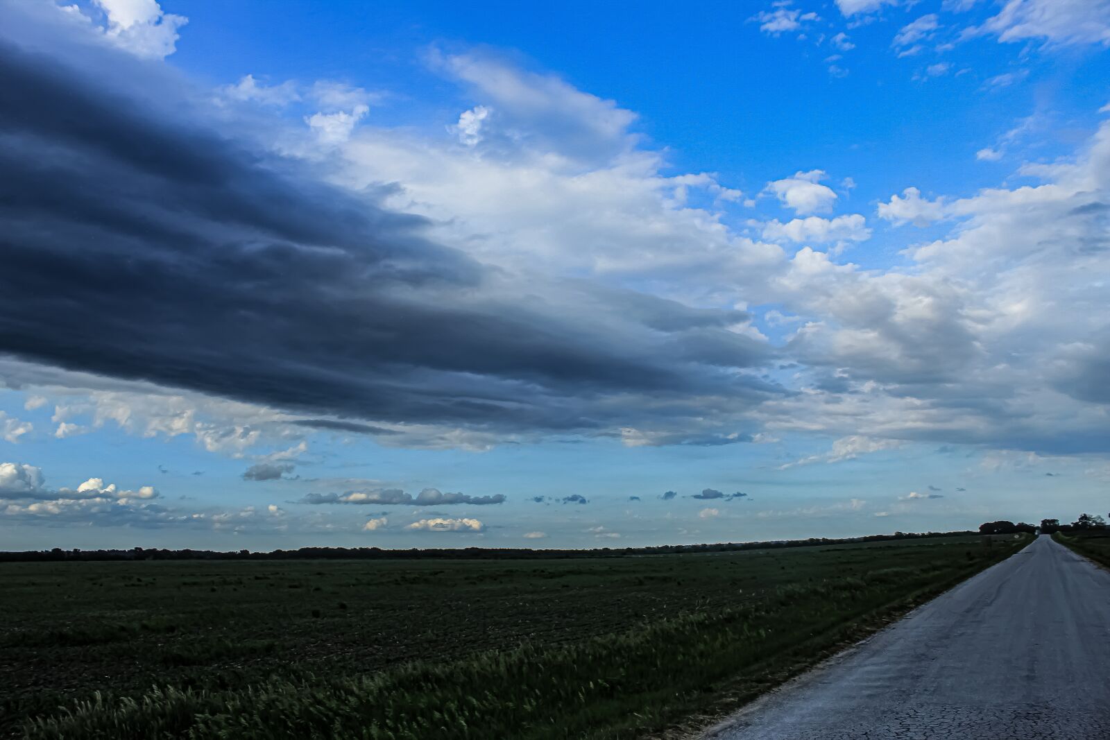 Canon EOS 4000D (EOS Rebel T100 / EOS 3000D) sample photo. Clouds, storms, sky photography