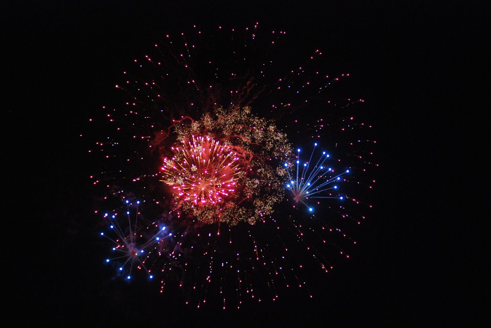 Nikon D80 sample photo. Fireworks, spray, colorful photography