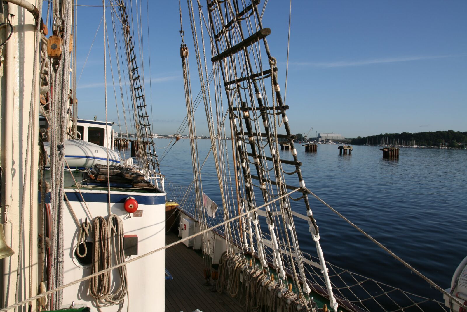 Canon EOS 400D (EOS Digital Rebel XTi / EOS Kiss Digital X) sample photo. Sailing boat, ship, boat photography