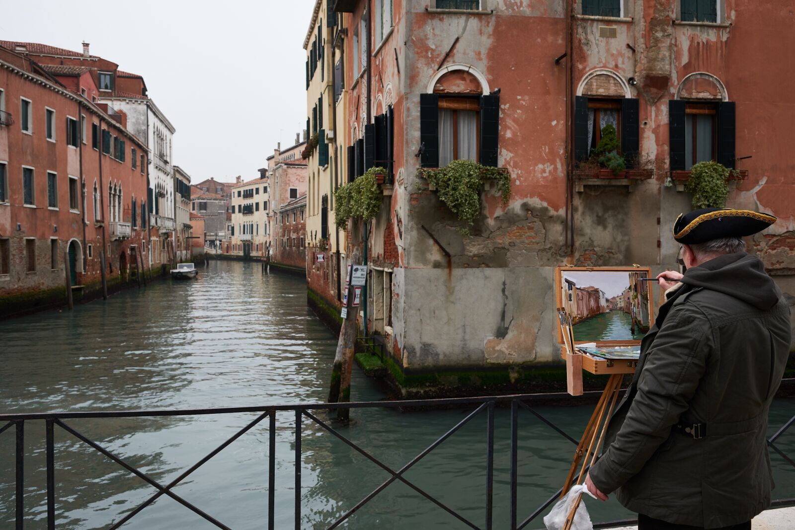 Nikon D810 sample photo. Venice, painter, the framework photography