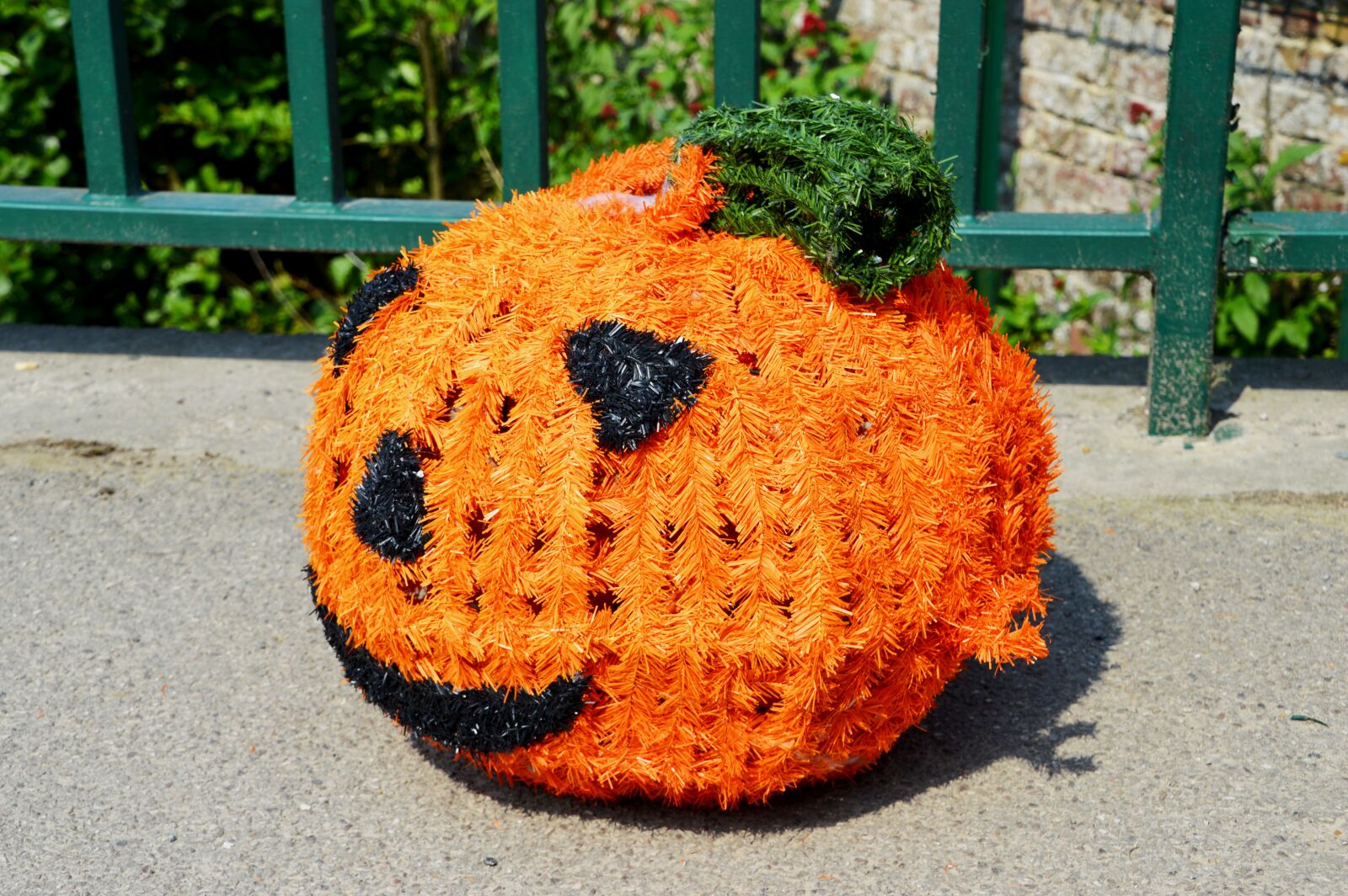 Nikon D3200 sample photo. Pumpkin, head pumpkin, straw photography