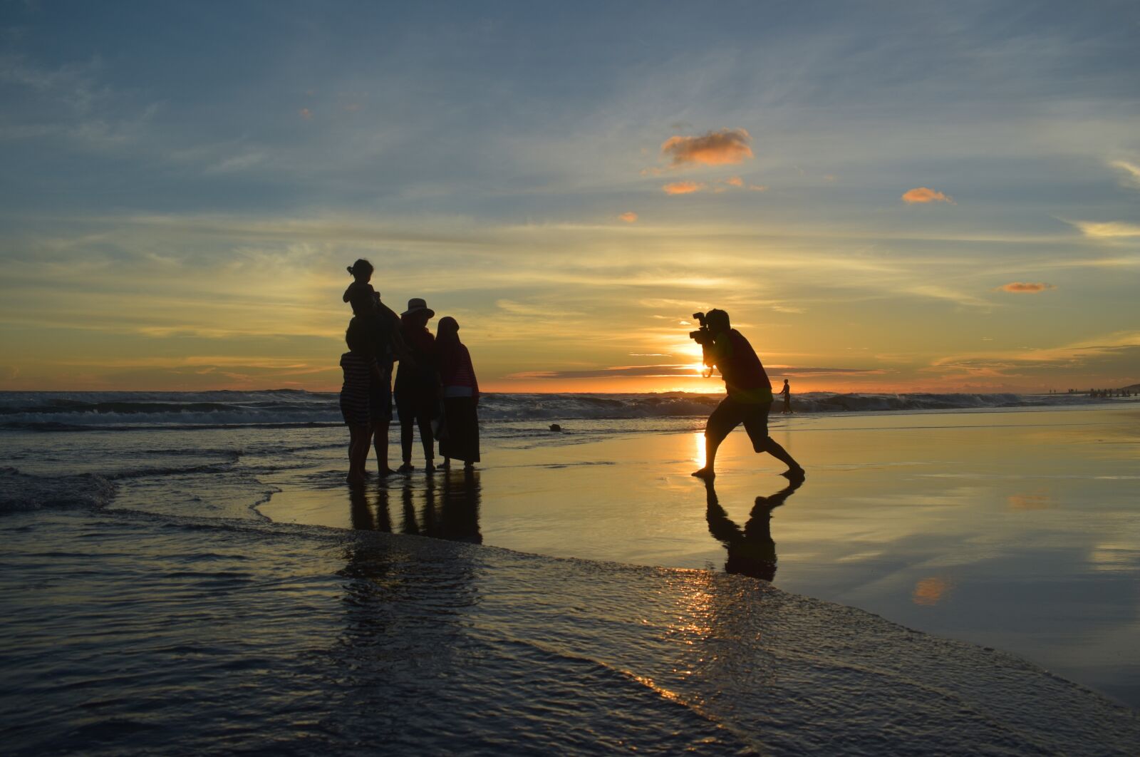 Nikon D3400 sample photo. Silhouette, sunset, beach photography