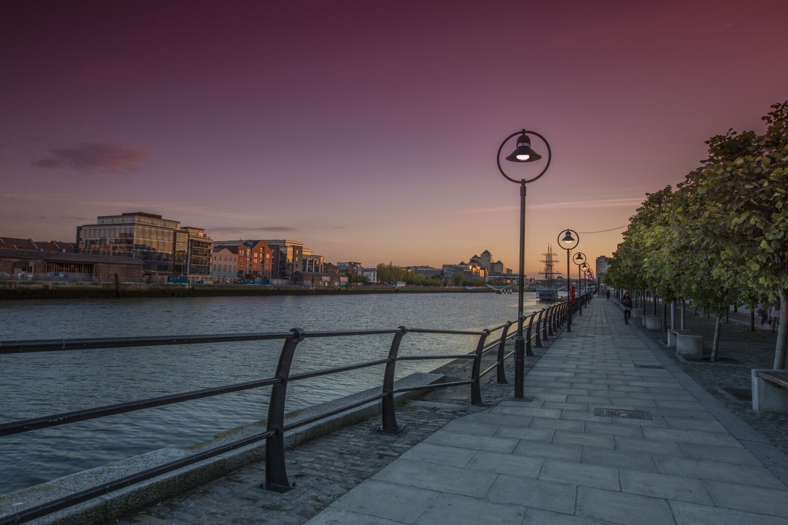 Canon EF 16-35mm F2.8L II USM sample photo. Dublin, night, city photography