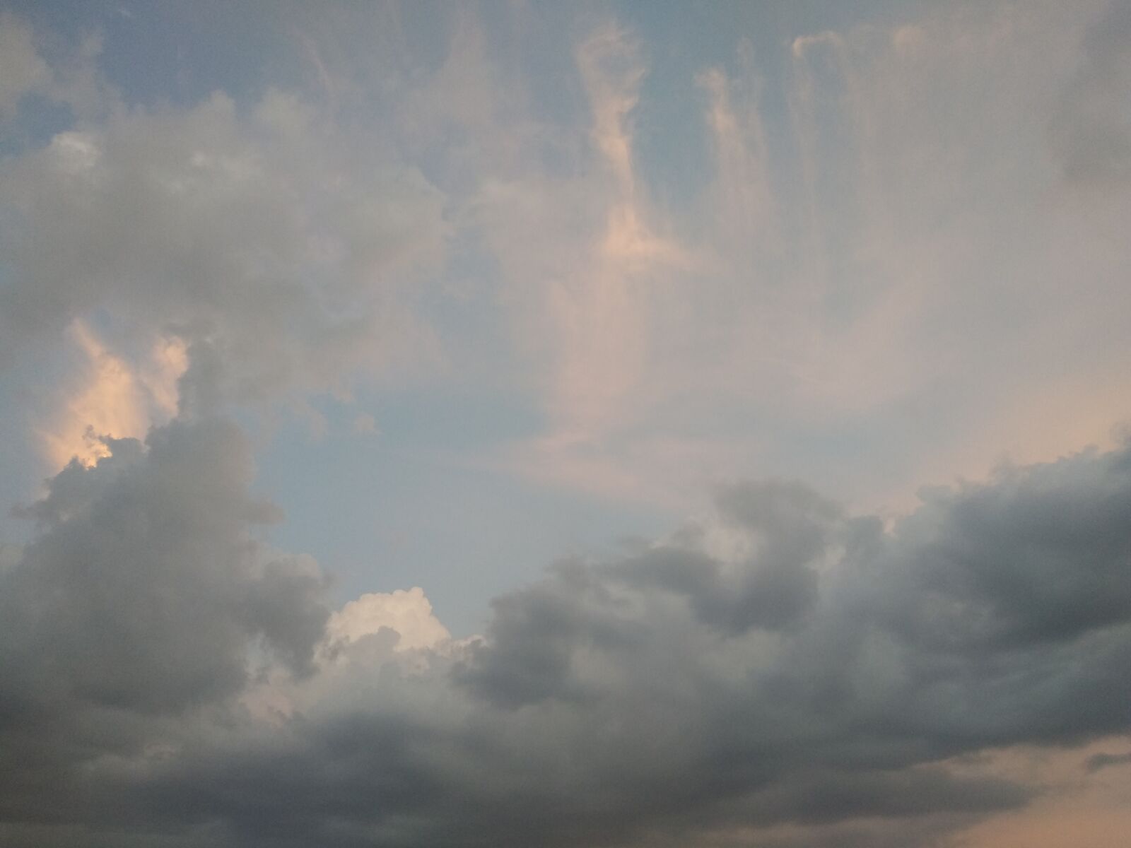 Xiaomi Redmi Note 5 sample photo. Nature, clouds, love photography