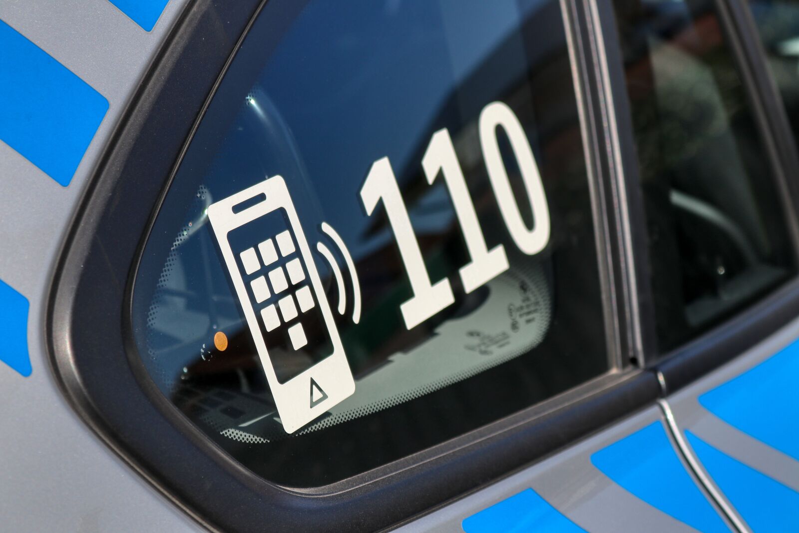 Canon EOS 80D sample photo. Police, 110, emergency photography