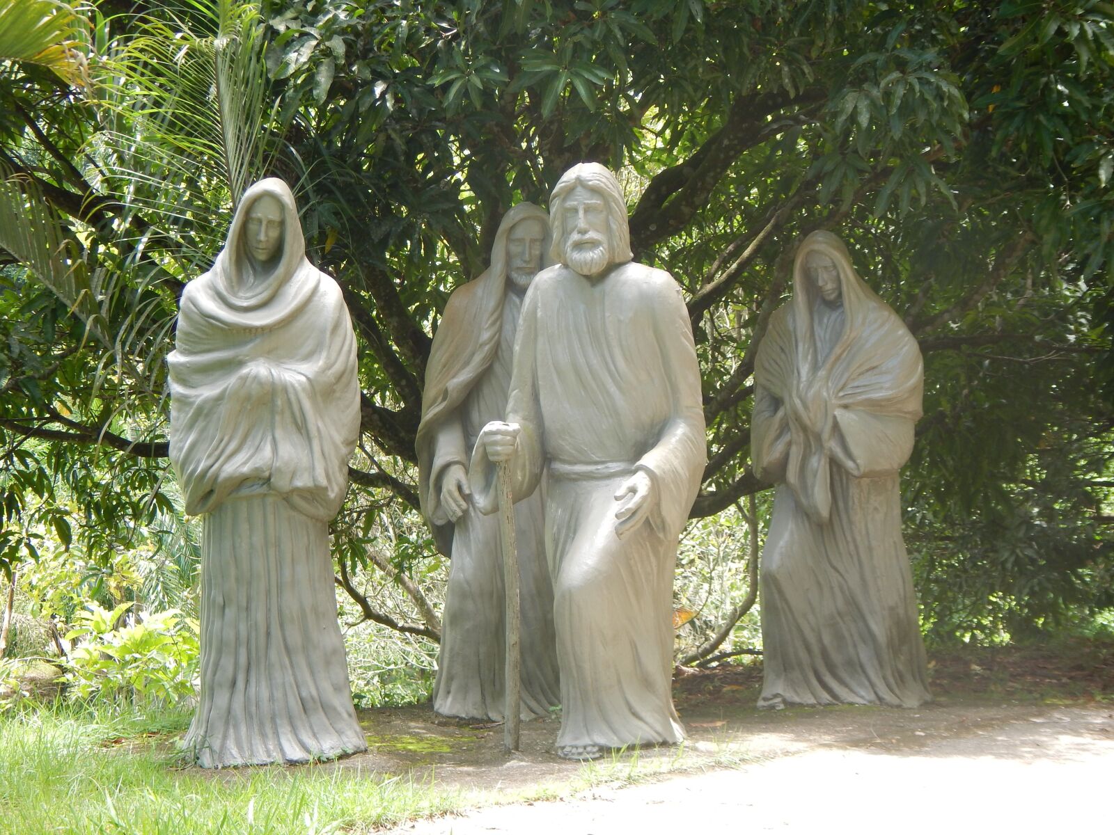 Nikon Coolpix L830 sample photo. Statue, catholic, sculpture photography