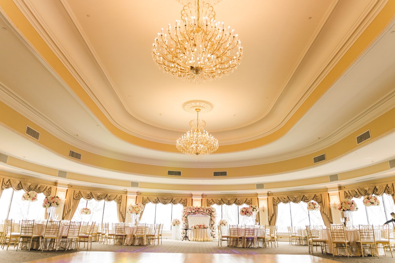Canon EOS 5D Mark IV sample photo. Restaurant, banquet hall, wedding photography