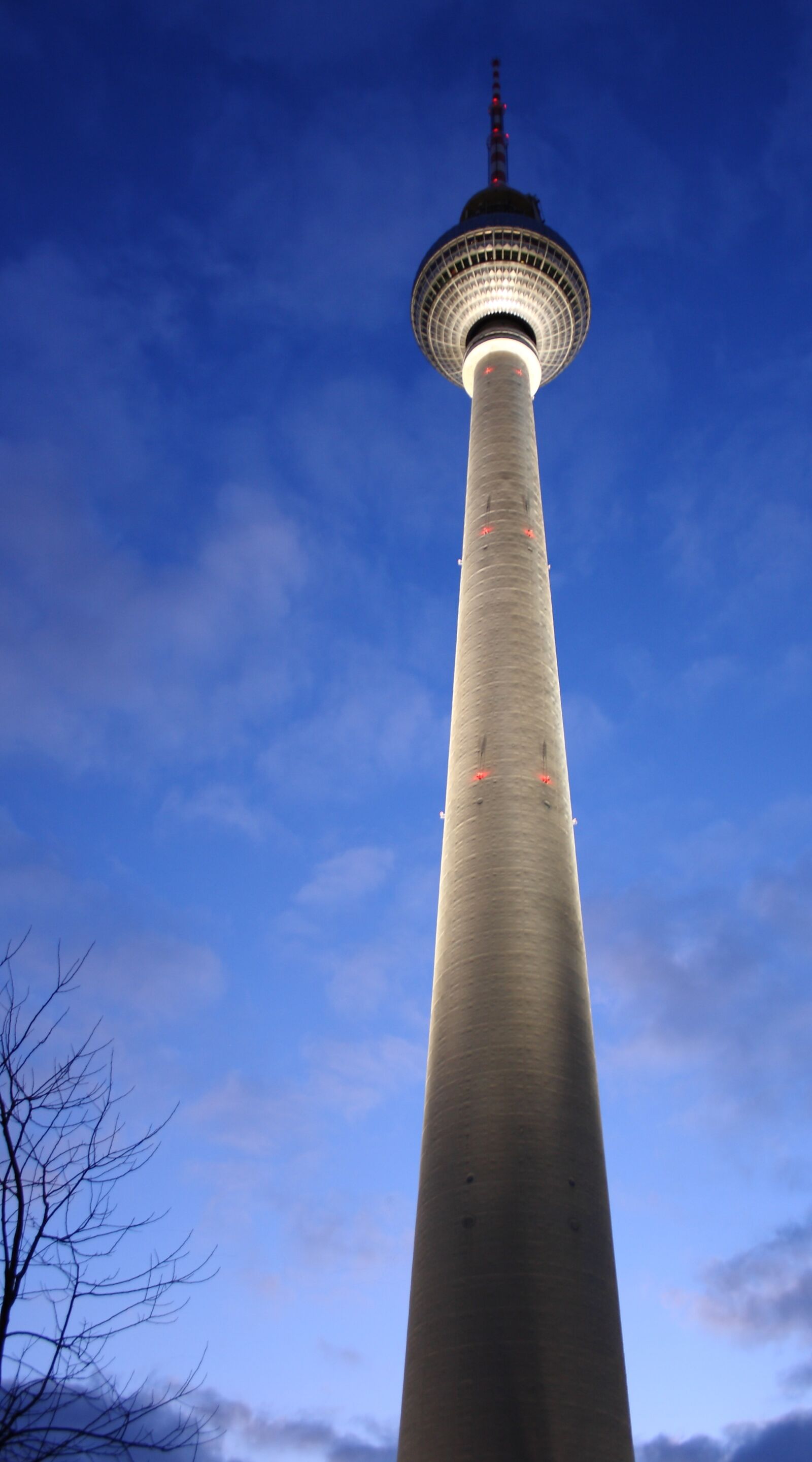 Canon EOS 400D (EOS Digital Rebel XTi / EOS Kiss Digital X) sample photo. Berlin, tv tower, sky photography