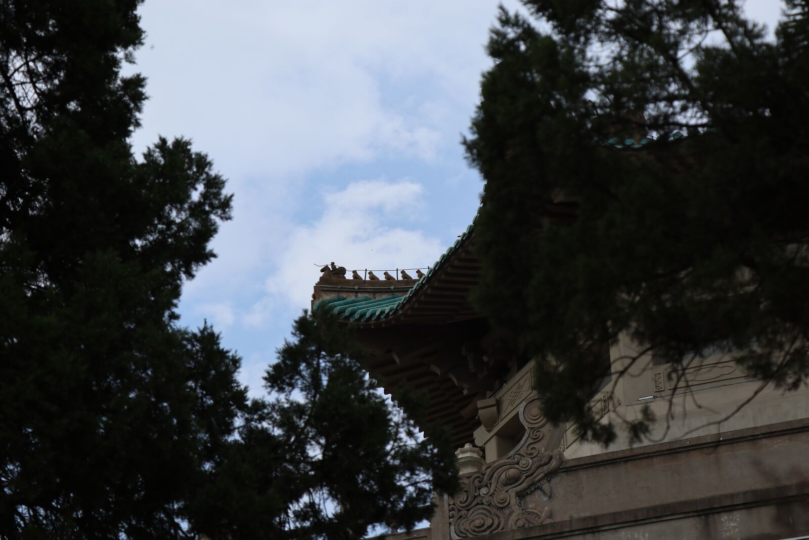Canon EOS M5 sample photo. Roof, wuhan, blue sky photography
