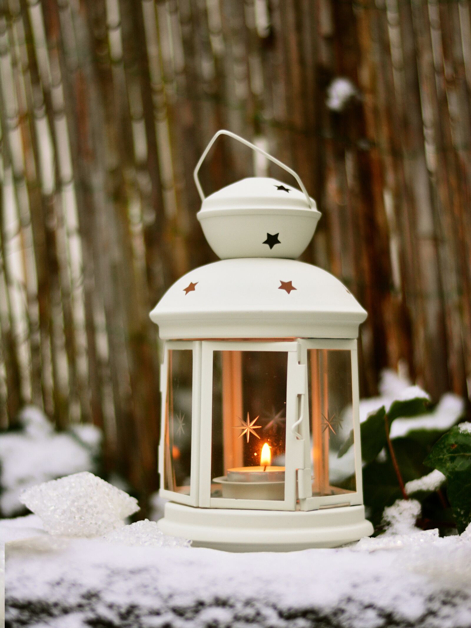 Nikon D5200 sample photo. Lantern, light, snow photography