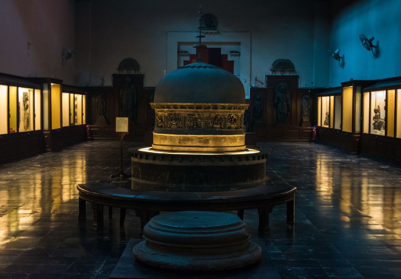 Nikon D5200 sample photo. Museum, blue, building photography