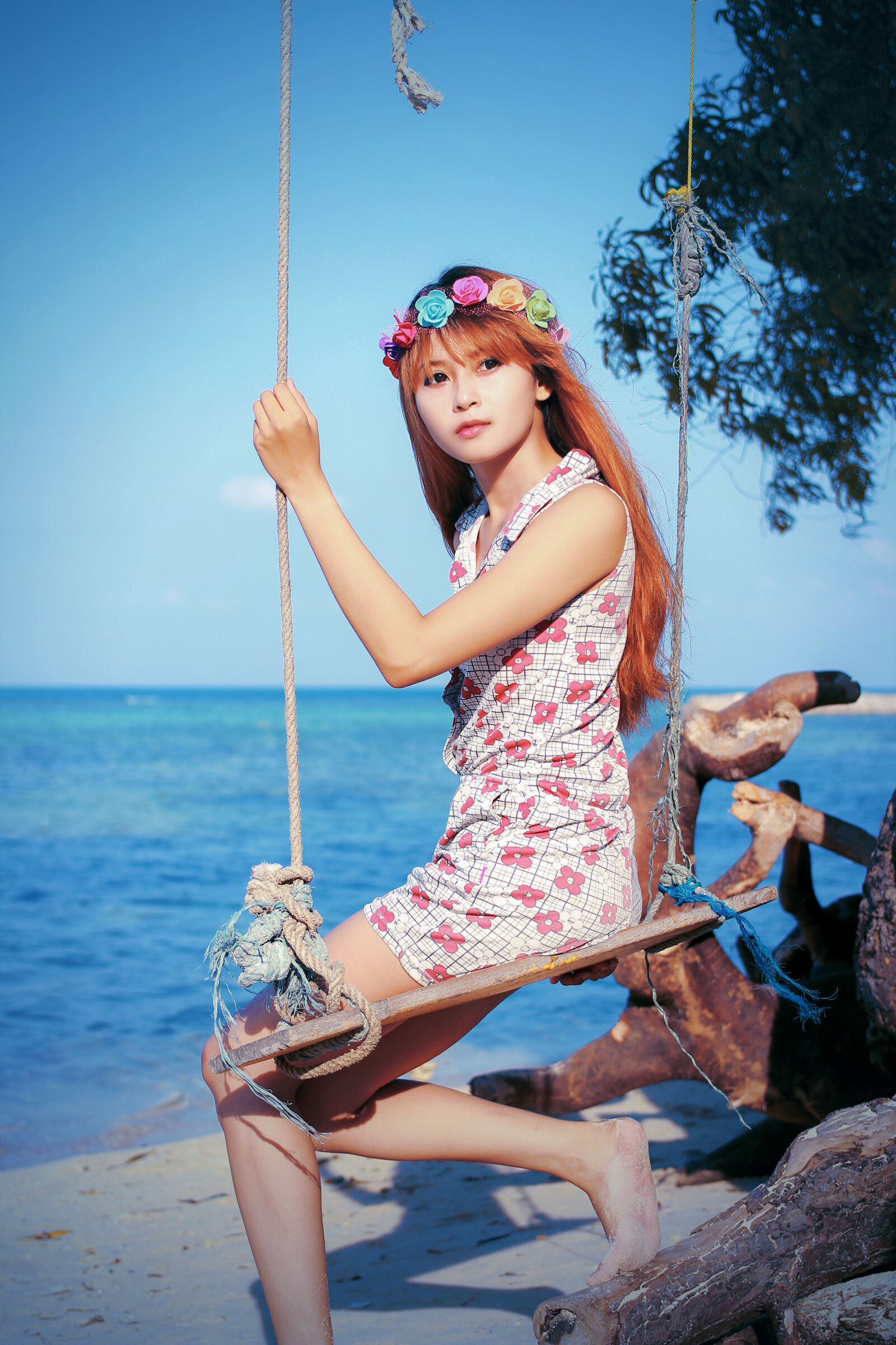 Canon EF 40mm F2.8 STM sample photo. Asian, girl, beach, hat photography
