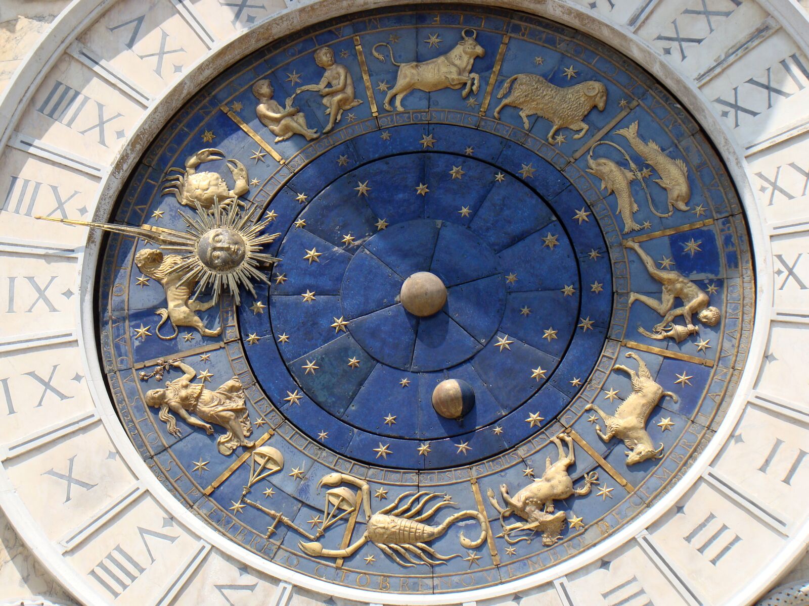 Sony Cyber-shot DSC-H50 sample photo. Clock, venice, architecture photography